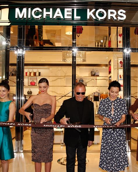 why do so many chinese buy michael kors|Michael Kors in Shanghai, Banks on Asia for Future Growth .